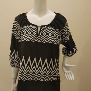 Black & White Blouse size XL